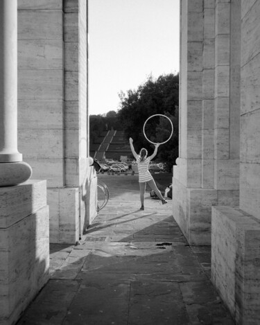 Fotografía titulada "il gioco dell'hula…" por Roberto Ferrero, Obra de arte original, Fotografía analógica