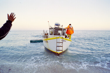 Fotografie getiteld "saluto ai pescatori" door Roberto Ferrero, Origineel Kunstwerk, Film fotografie