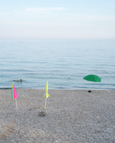 Fotografía titulada "gli ombrelloni il p…" por Roberto Ferrero, Obra de arte original, Fotografía digital
