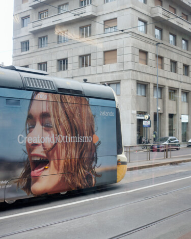 Fotografie getiteld "milano in tram" door Roberto Ferrero, Origineel Kunstwerk, Digitale fotografie