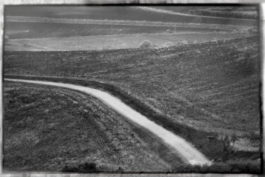 Fotografia intitolato "la strada bianca" da Roberto Ferrero, Opera d'arte originale, Fotografia digitale