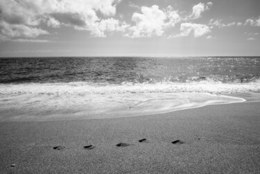 Fotografie mit dem Titel "orme nella sabbia" von Roberto Ferrero, Original-Kunstwerk, Digitale Fotografie