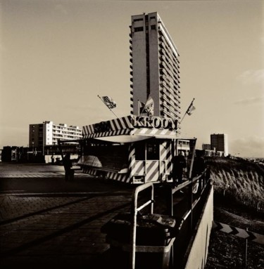 Photography titled "ZANDVOORT_architect…" by Robin Santus, Original Artwork