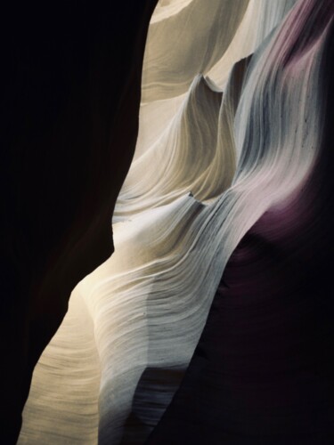 Fotografie getiteld "Antelope Canyon" door Roche Marie T., Origineel Kunstwerk, Digitale fotografie Gemonteerd op Karton
