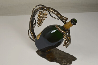 Sculpture titled "Vignes" by Roger Flores, Original Artwork, Metals