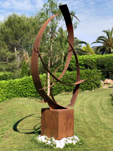 Sculpture titled "STORM HIGH" by Roger Flores, Original Artwork, Metals