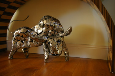 Sculpture titled "la dance du taureau" by Roger Garcie, Original Artwork, Metals
