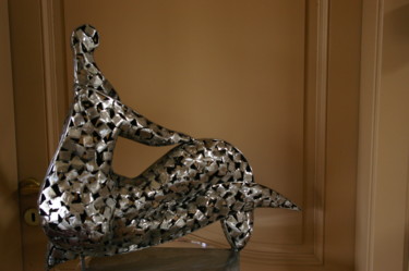 Sculpture titled "femme" by Roger Garcie, Original Artwork, Metals