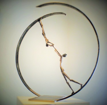 Sculpture titled "L'impossible rencon…" by Roger Peulvey, Original Artwork, Metals