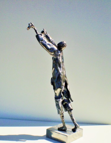 Sculpture titled "L'union" by Roger Peulvey, Original Artwork, Metals