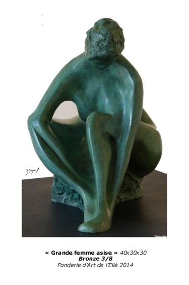 Sculpture titled "GRANDE FEMME ASSISE…" by Roger Gicquel, Original Artwork, Casting