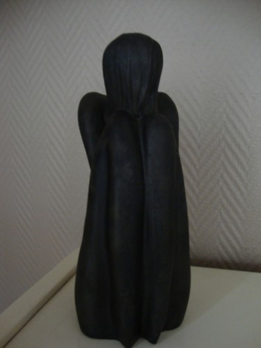 Sculpture titled "Petite femme" by Marierf, Original Artwork, Terra cotta
