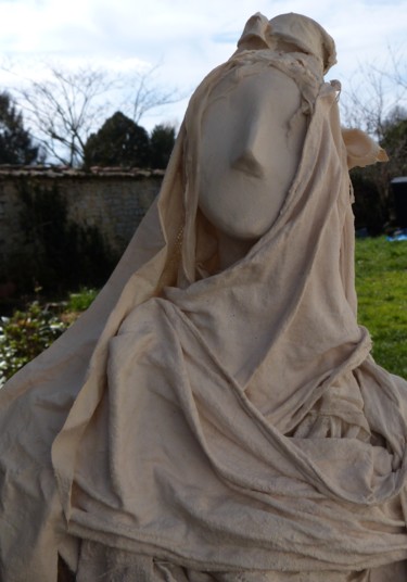 Sculptuur getiteld "PERSONNAGE BLANC" door Marierf, Origineel Kunstwerk, Klei