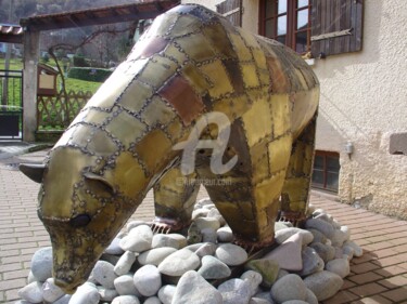 Scultura intitolato "ours patchwork" da Issro, Opera d'arte originale, Metalli