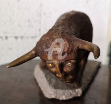 Sculpture titled "Buffalo" by Issro, Original Artwork, Bronze