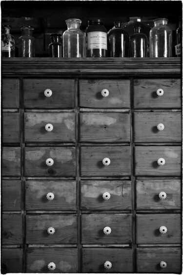 Fotografia zatytułowany „Black and White 7” autorstwa Ronnel, Oryginalna praca, Fotografia cyfrowa Zamontowany na Karton