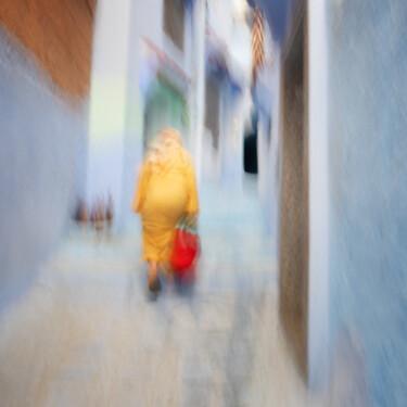 摄影 标题为“The Yellow Lady in…” 由Rosa Frei, 原创艺术品, 数码摄影