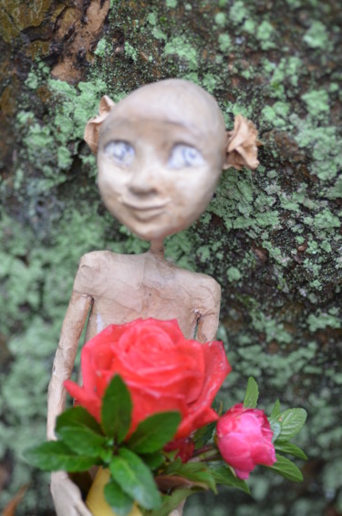 Скульптура под названием "l'esprit de mon jar…" - Rosyline, Подлинное произведение искусства, Бумага