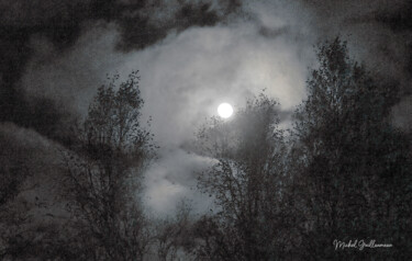 Fotografia intitolato "Voiles de lune" da Michel Guillaumeau, Opera d'arte originale, Fotografia manipolata
