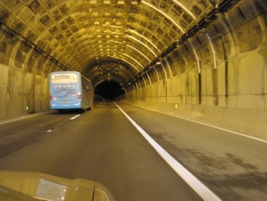 Fotografia intitulada "Tunel BR101 - SC" por Runildo Quinot, Obras de arte originais
