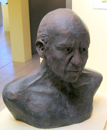 Sculpture titled "Pablo y Toreros" by Ruby, Original Artwork, Terra cotta