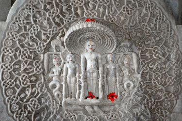Fotografie getiteld "Ranakpur Temple Mar…" door Ruud Kimmelaar, Origineel Kunstwerk, Digitale fotografie