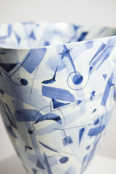 Scultura intitolato "Blue Cobalt Flower…" da Ryozo Shibata, Opera d'arte originale, Ceramica