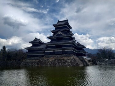 「Matsumoto Castle」というタイトルの写真撮影 Sabrina Timsitによって, オリジナルのアートワーク, デジタル