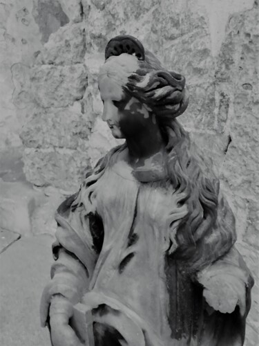 Photography titled "Statue de Sainte, C…" by Sabrina Timsit, Original Artwork, Digital Photography