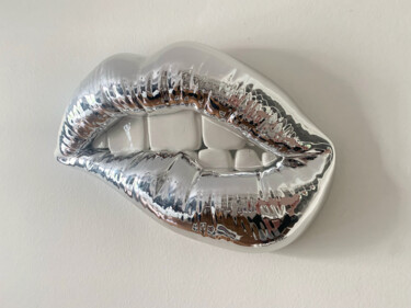 Sculpture titled "Mmmh..." by Sagrasse, Original Artwork, Resin Mounted on Other rigid panel