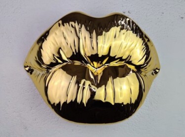 「Kiss Gold」というタイトルの彫刻 Sagrasseによって, オリジナルのアートワーク, 樹脂 その他の剛性パネルにマウント