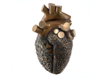 Sculpture titled "UN COEUR" by Sak, Original Artwork, Bronze