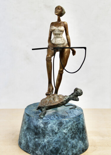Sculpture intitulée "Dresseuse" par Karine Salmieri, Œuvre d'art originale, Bronze