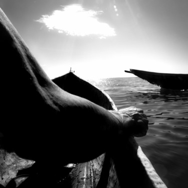 Photographie intitulée "La mano del pescato…" par Salvatore Avallone, Œuvre d'art originale, Photographie non manipulée