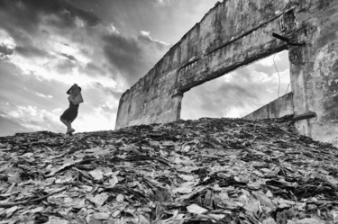 Fotografie getiteld "Enfant au travail" door Salvatore Avallone, Origineel Kunstwerk