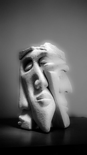 Скульптура под названием "Bisio" - Samart, Подлинное произведение искусства, Камень