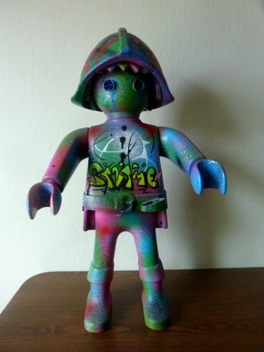 Sculpture titled "Playmobile" by Saname, Original Artwork, Spray paint