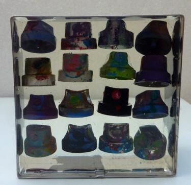 Sculpture titled "Caps 5" by Saname, Original Artwork, Resin