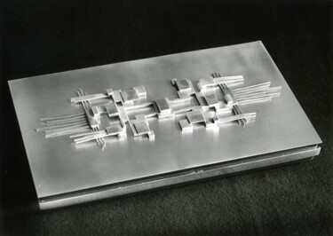 Design mit dem Titel "Constructivist jewe…" von Sándor Móga, Original-Kunstwerk, Metalle