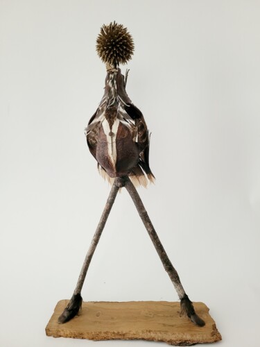 Skulptur mit dem Titel "Chaman Alpha" von Sandra Veillette, Original-Kunstwerk, Knochen