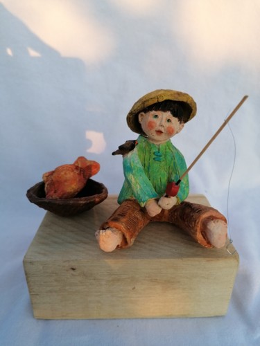 Sculpture titled "Le petit pêcheur" by Sandrine De Zorzi, Original Artwork, Ceramics