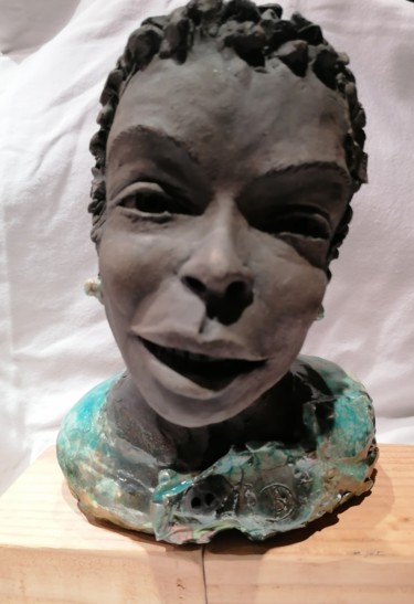 Sculpture titled "Ella" by Sandrine De Zorzi, Original Artwork, Clay