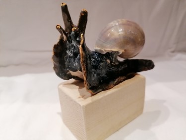 Sculpture titled "Escargot n°4" by Sandrine De Zorzi, Original Artwork, Clay