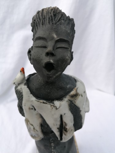 Sculpture titled "Le chanteur" by Sandrine De Zorzi, Original Artwork, Clay