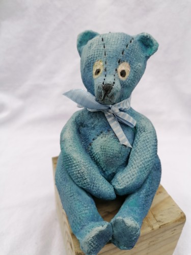 Sculpture titled "Ours bleu" by Sandrine De Zorzi, Original Artwork, Clay