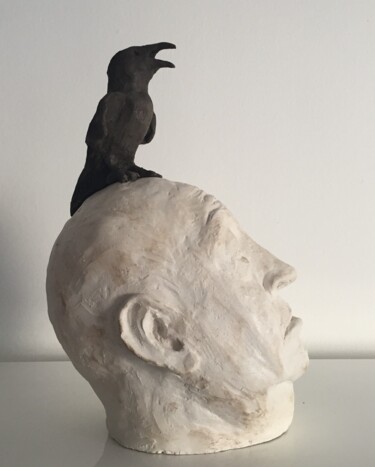 Sculptuur getiteld "L'oiseau d'Hitchcock" door Sandrine Julien (Nizebulle), Origineel Kunstwerk, Terra cotta