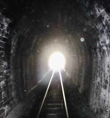 Photography titled "Le bout du tunNel" by Sandy Badoux, Original Artwork, Non Manipulated Photography