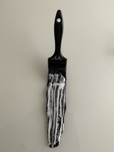 Скульптура под названием "Brush" - Santicri, Подлинное произведение искусства, Смола Установлен на Другая жесткая панель