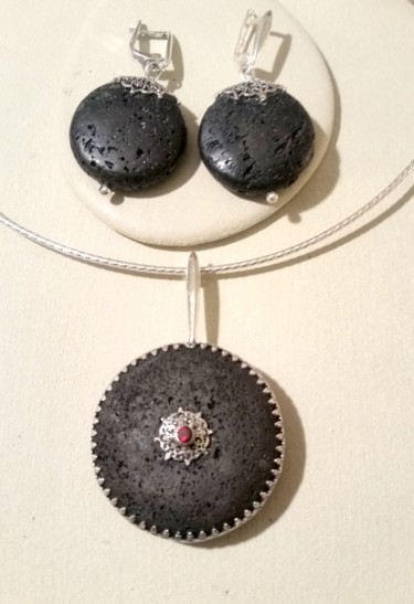 Design mit dem Titel "Earrings & Pendant…" von Sapir Gelman, Original-Kunstwerk, Schmucksets