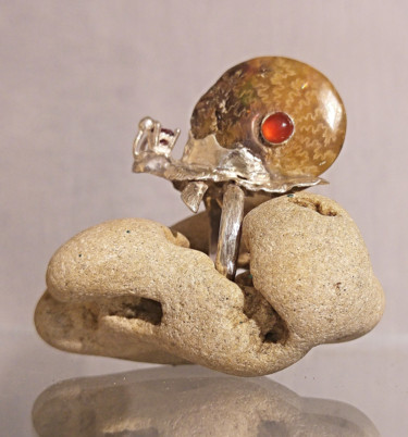 Design mit dem Titel "Shell Ring" von Sapir Gelman, Original-Kunstwerk, Objekte